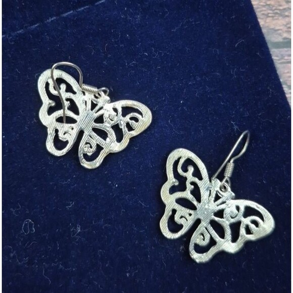 VTG Silver Tone Butterfly Earrings Dainty Insect Nature Jewelry Cute Gift Boho - Picture 5 of 5